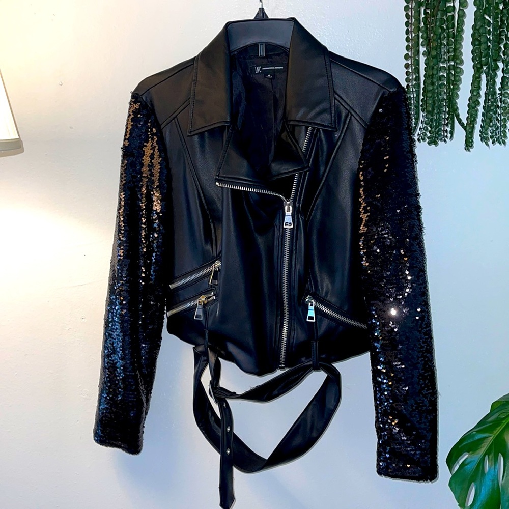 Super special black leather jacket for the winter season